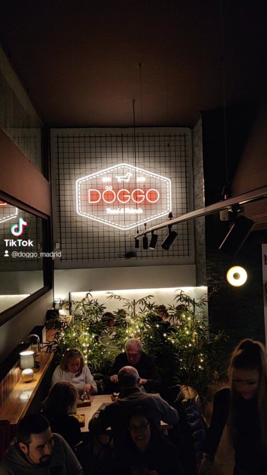 Döggo: restaurante de perritos calientes gourmet en Madrid